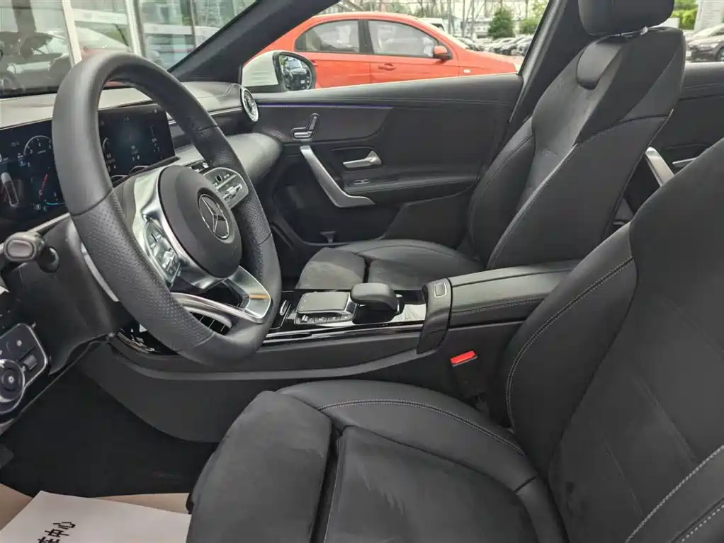 Mercedes-Benz A-Class 2023 — фото 15