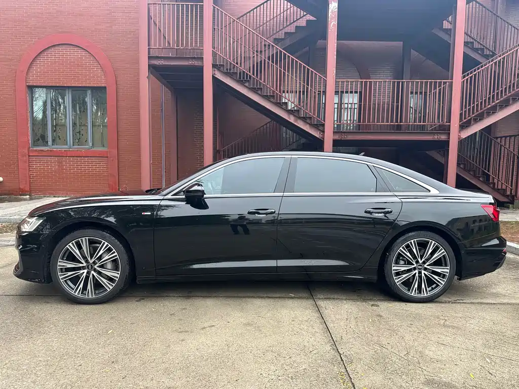 Audi A6L 2022