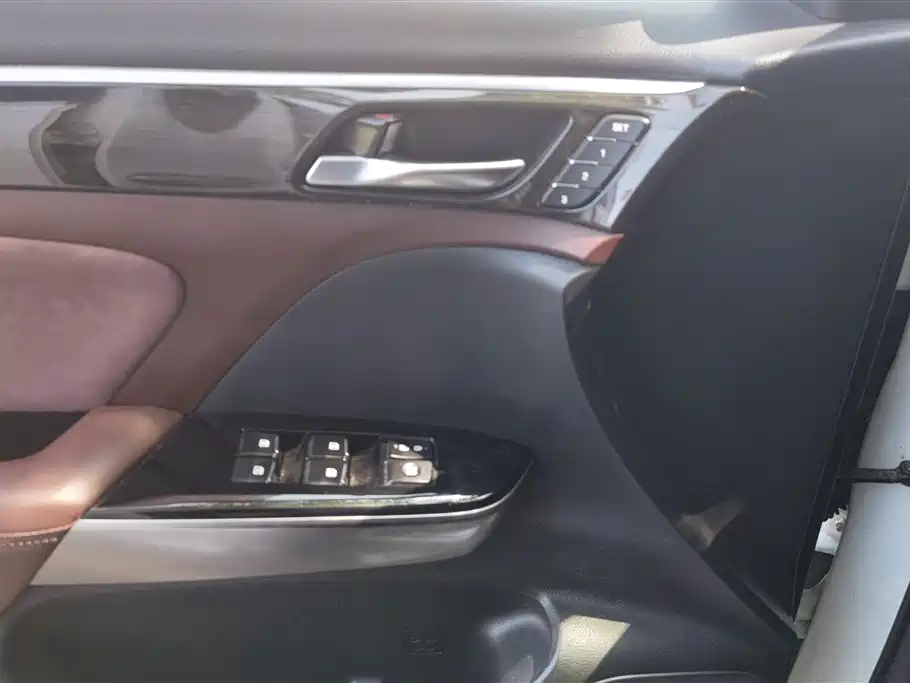 GAC Motor Trumpchi GS8 2018 — фото 7
