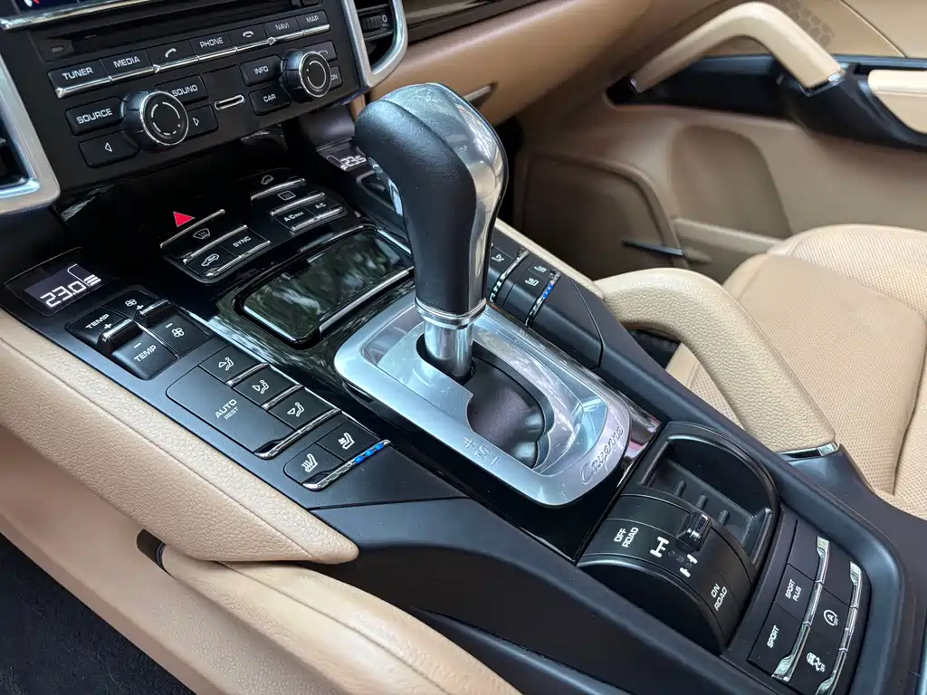 Porsche Cayenne 2016 — фото 13