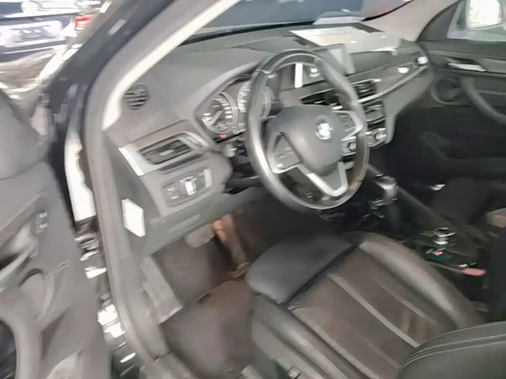 BMW X1 2018 — фото 16