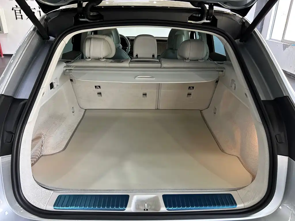 Mercedes-Benz EQE SUV 2024 — фото 20