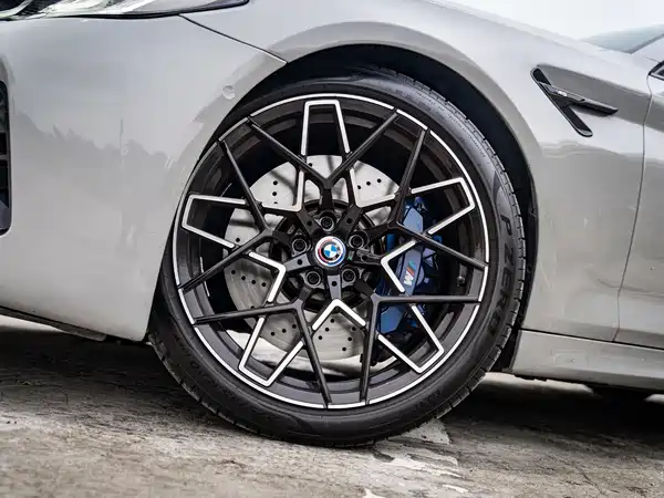 BMW M5 2021