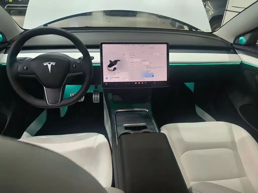 Tesla Model 3 2022 — фото 10
