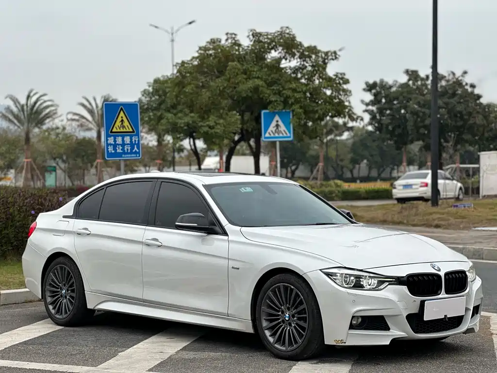 BMW 3 Series 2018 — фото 3