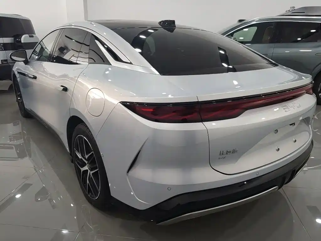 BYD Han L 2025