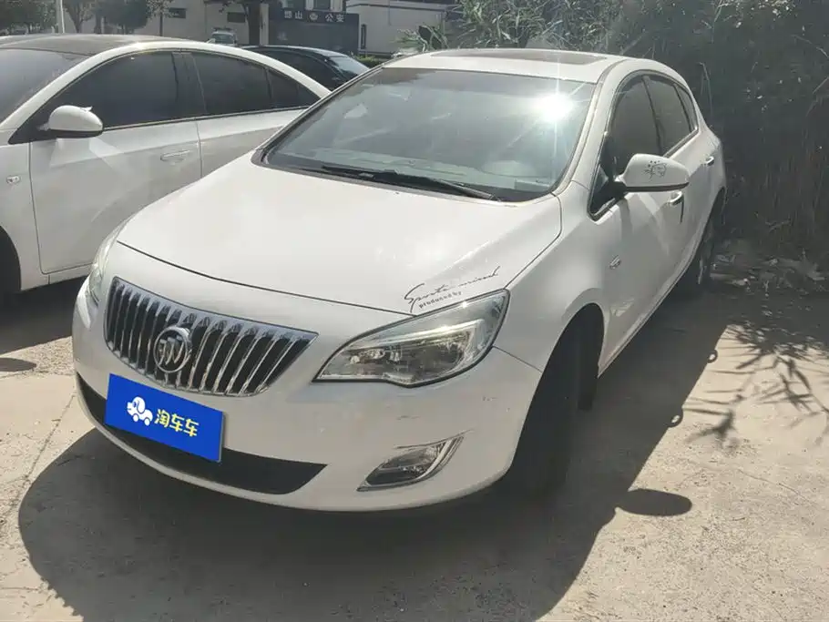 Buick Excelle 2015 — фото 1