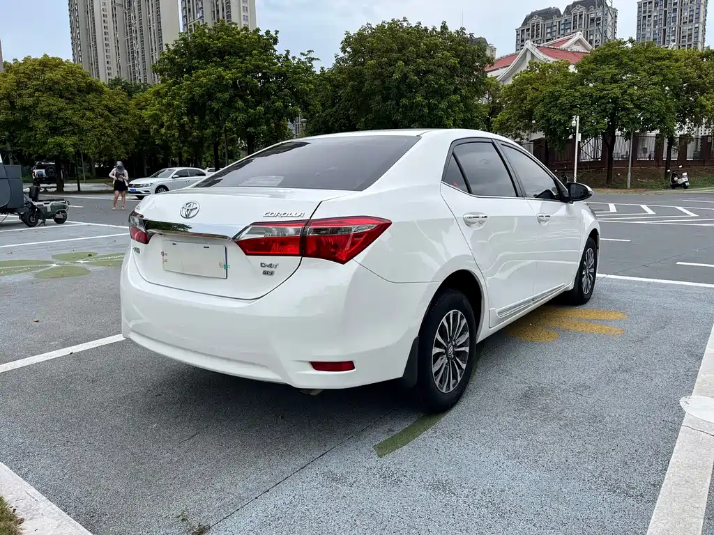 Toyota Corolla 2017 — фото 16