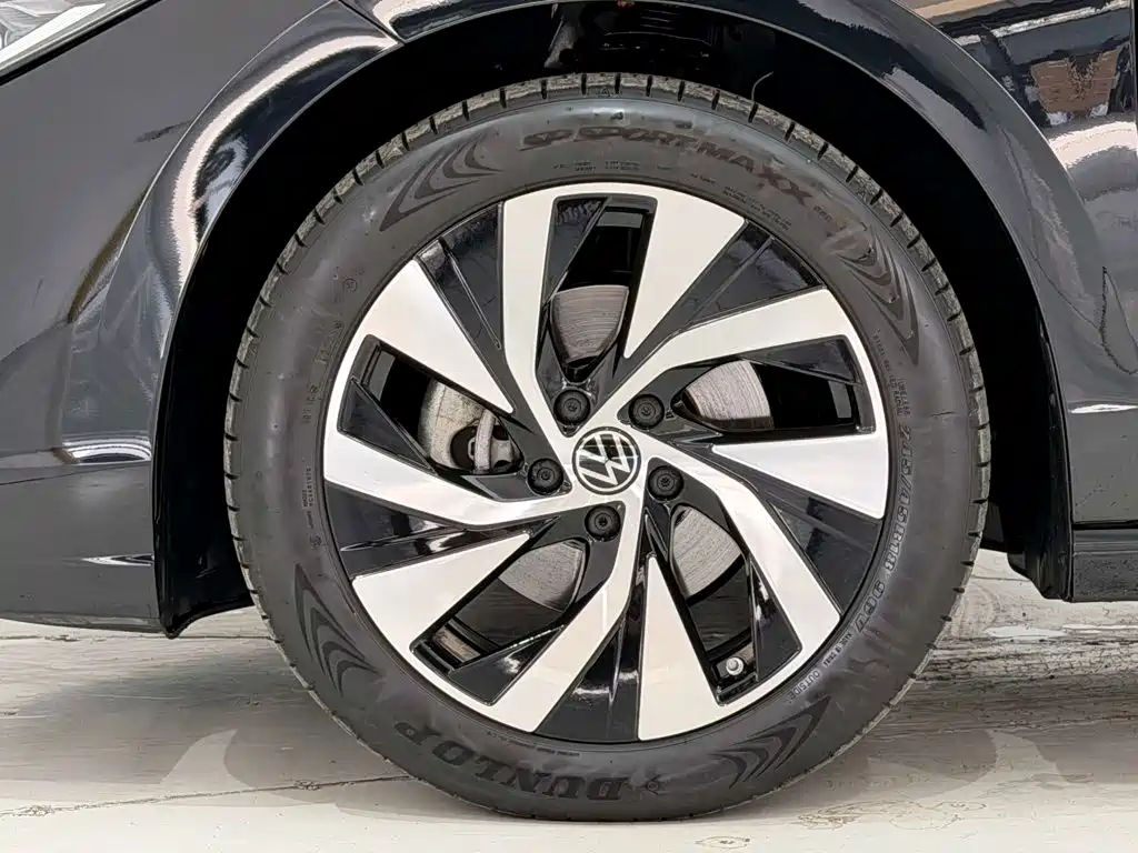 Volkswagen Passat 2025 — фото 11