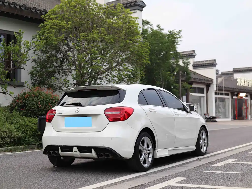Mercedes-Benz A-Class 2015 — фото 5
