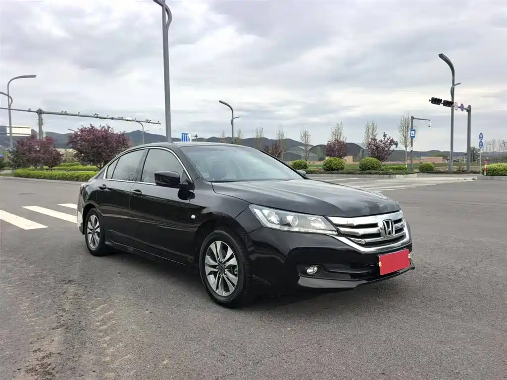 Honda Accord 2015 — фото 8