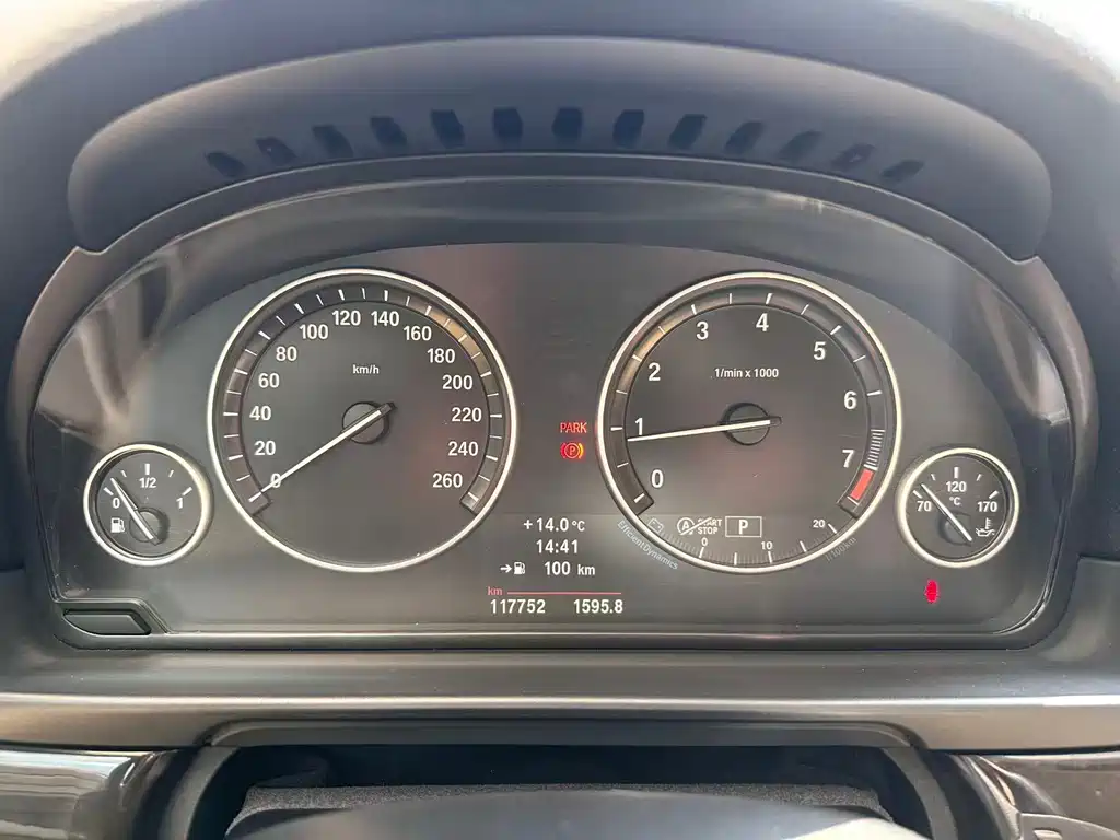 BMW 5 Series 2013 — фото 12