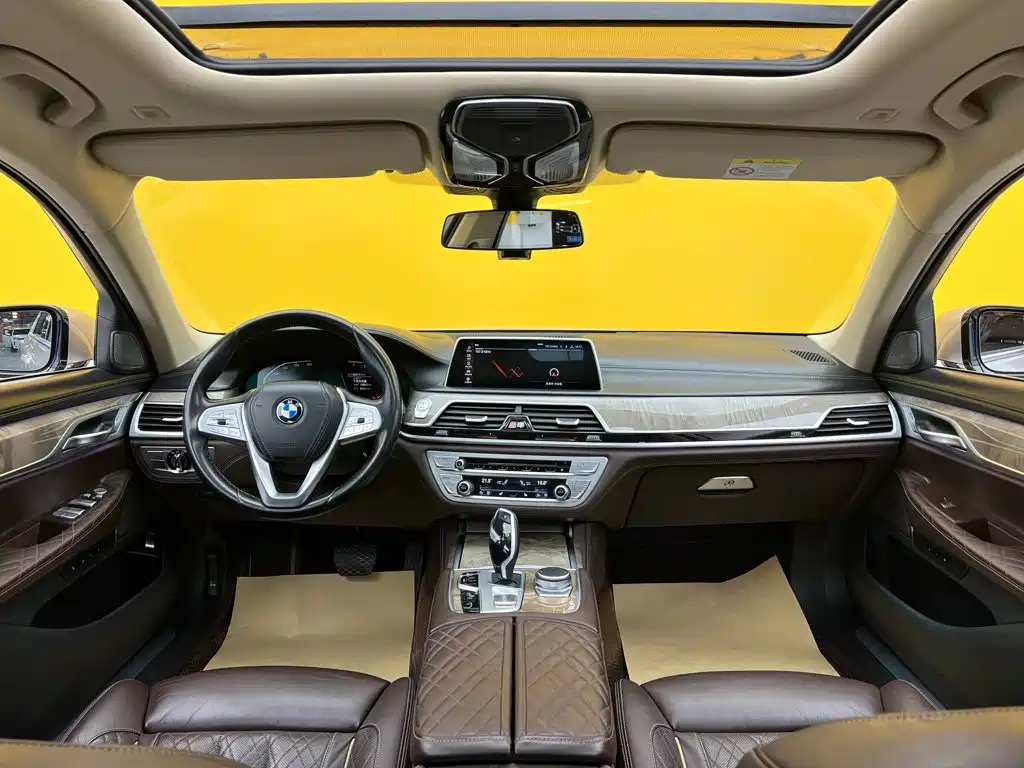 BMW 7 Series 2020 — фото 36