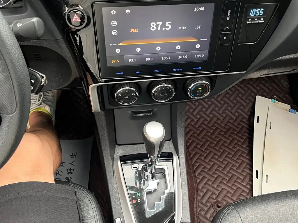 Toyota Corolla 2017 — фото 13