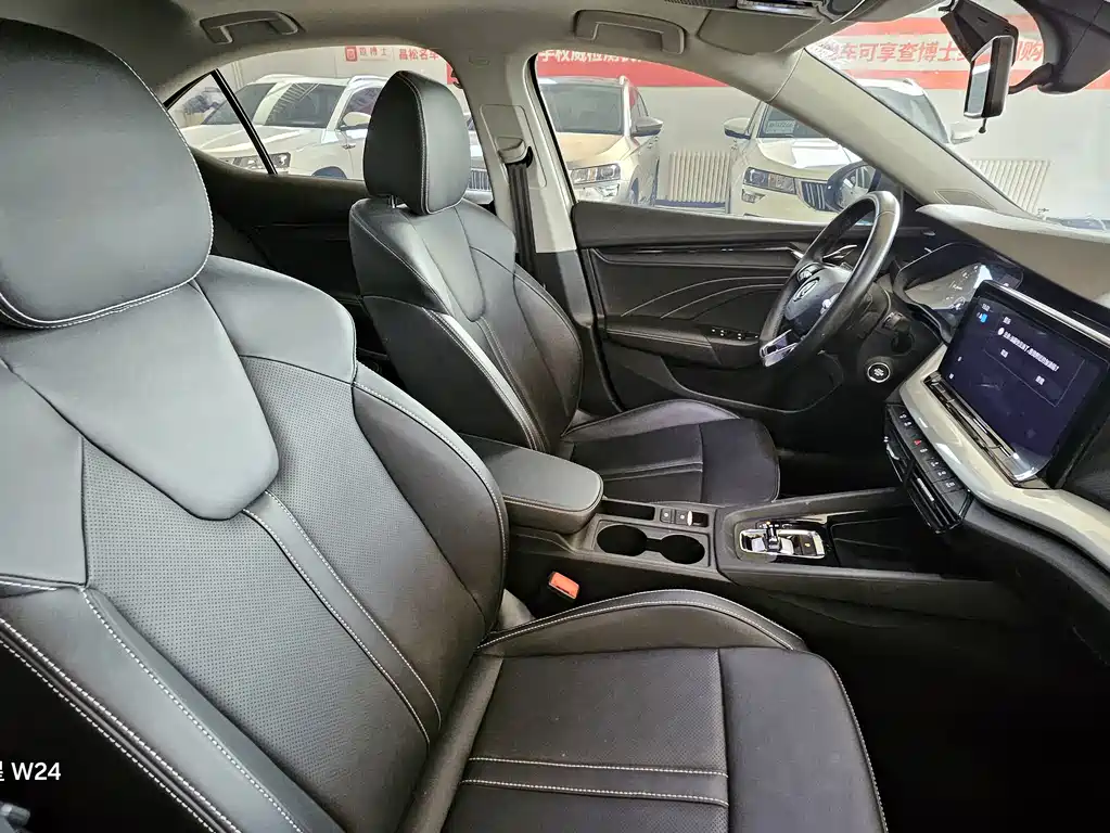 Skoda Octavia 2022 — фото 16