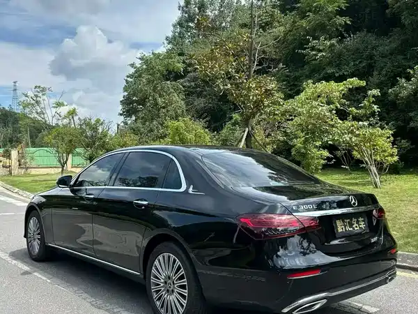 Mercedes-Benz E-Class 2022