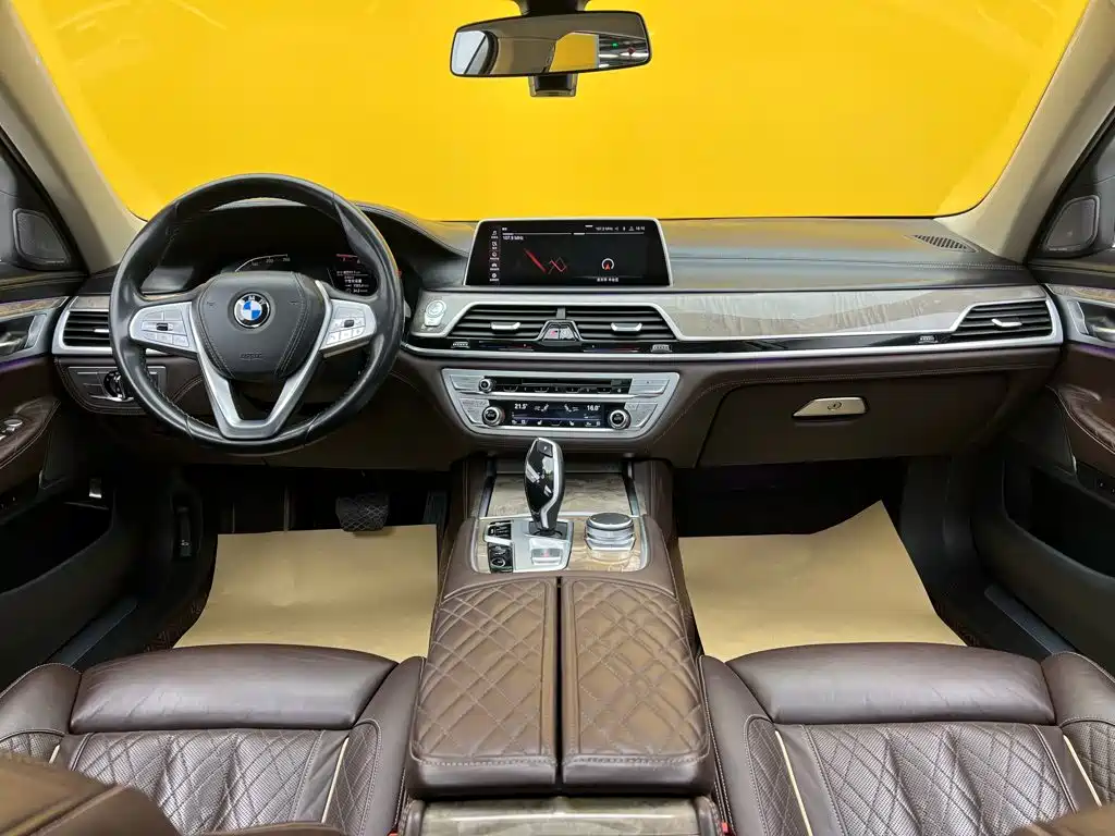 BMW 7 Series 2020 — фото 39