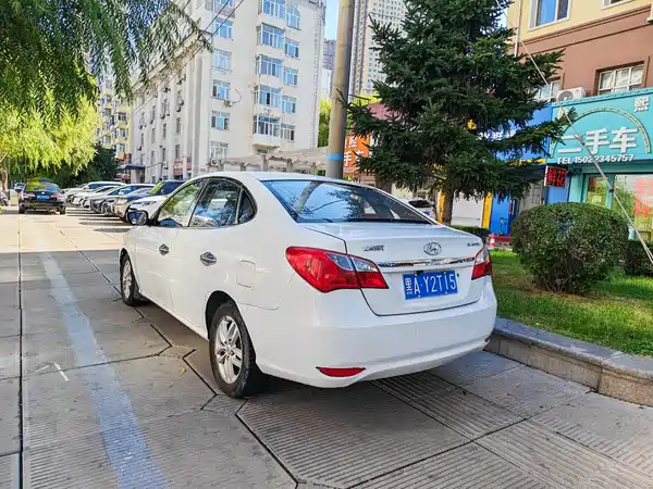 Hyundai Yuedong 2011