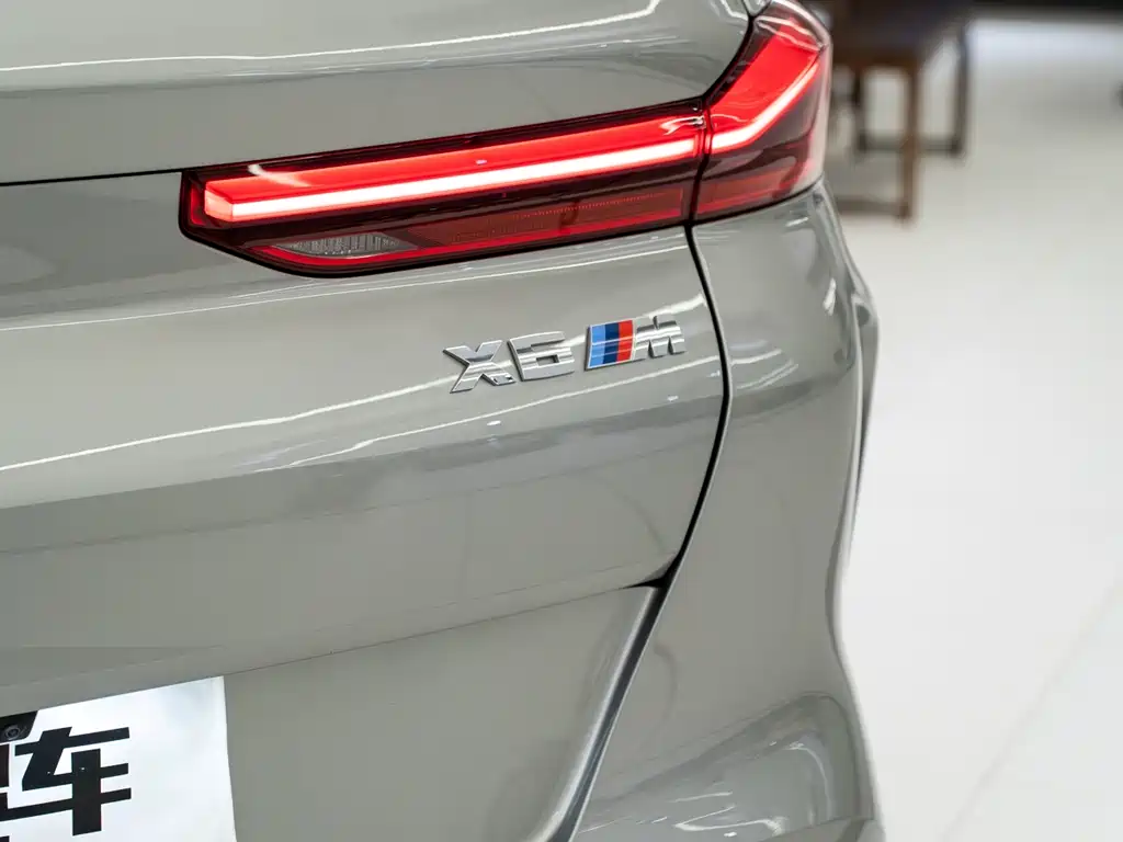 BMW X6 M 2023 — фото 17