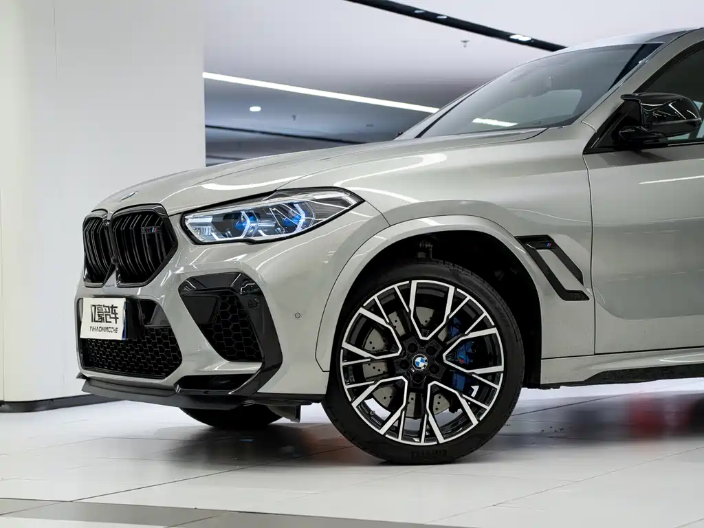 BMW X6 M 2023 — фото 12