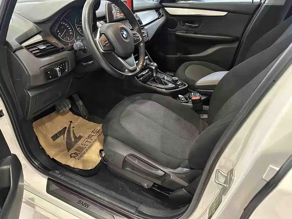 BMW 2 Series Active Tourer 2015 — фото 5