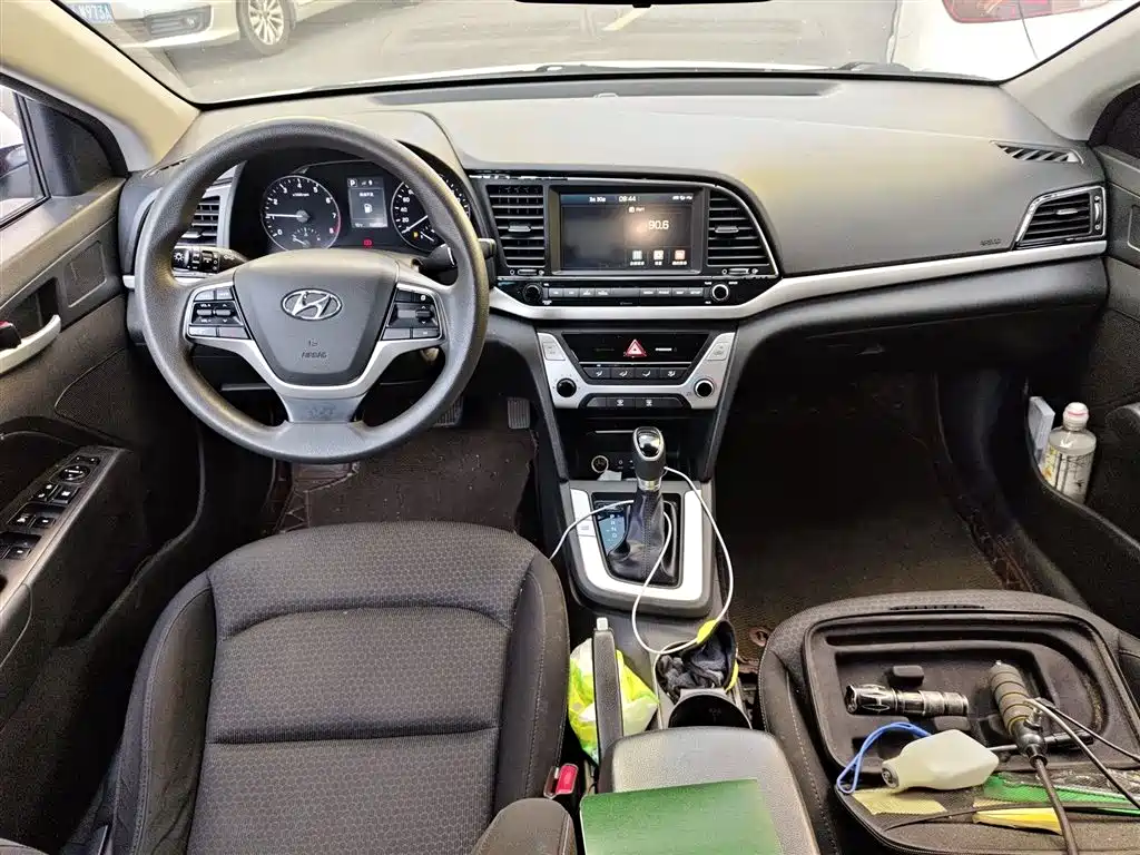 Hyundai Elantra 2017 — фото 13