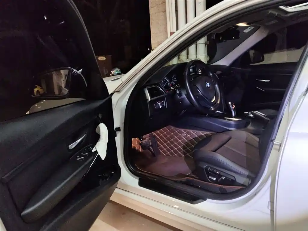 BMW 3 Series 2019 — фото 13