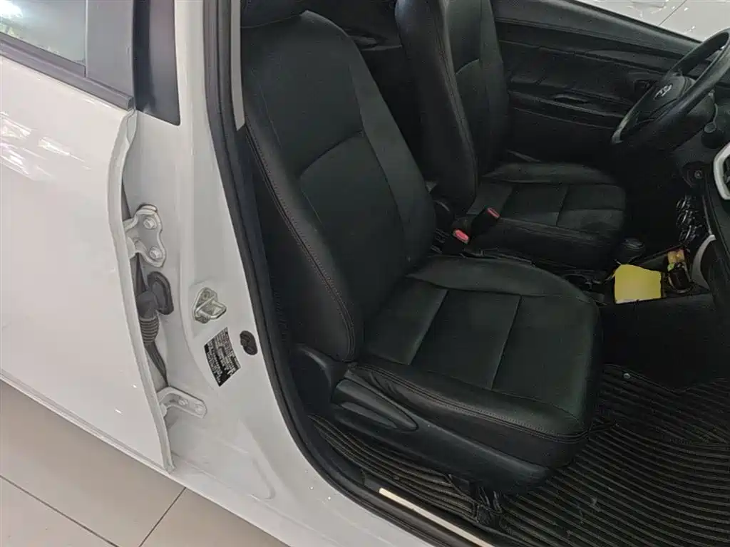 Toyota Yaris L 2019 — фото 25