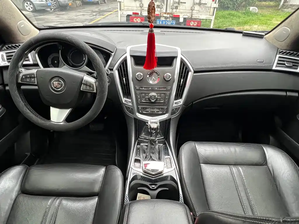 Cadillac SRX 2012 — фото 13