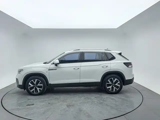 Volkswagen Tayron 2023 — фото 3