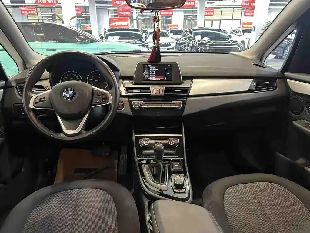 BMW 2 Series Active Tourer 2015 — фото 6