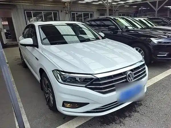Volkswagen Sagitar 2022