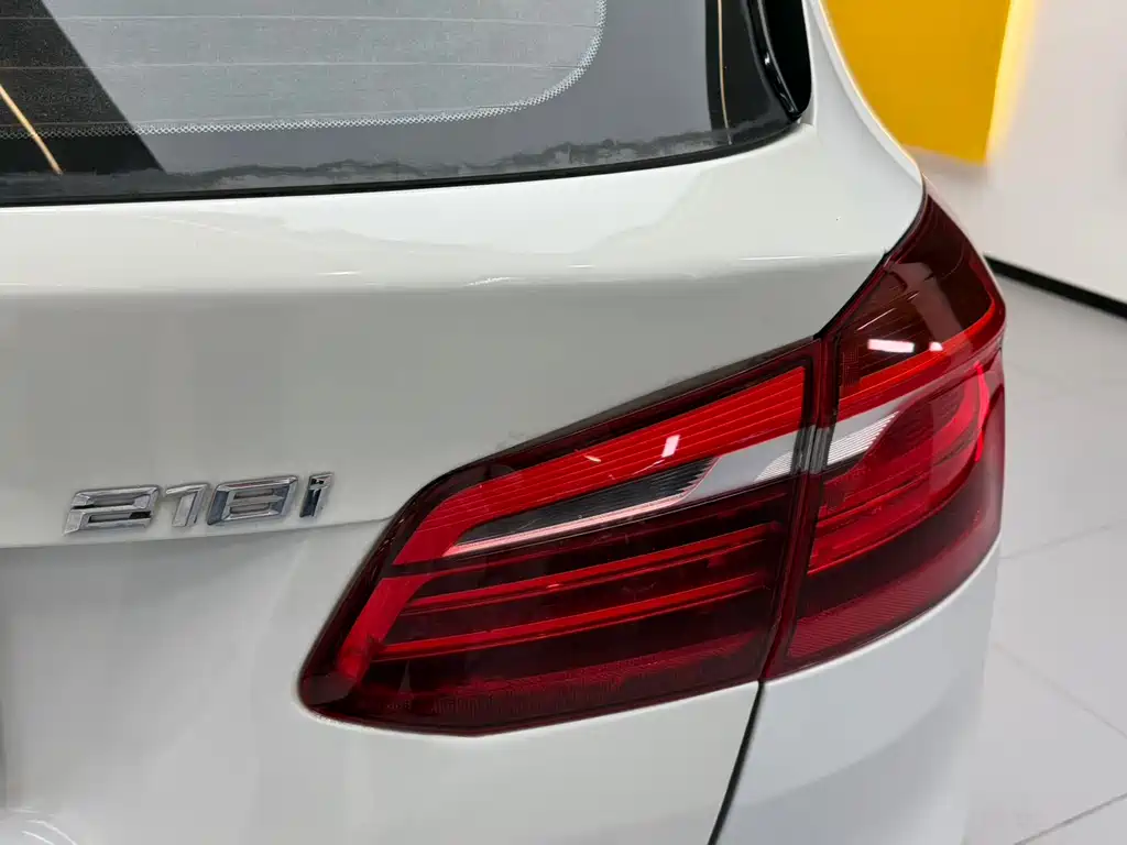 BMW 2 Series Active Tourer 2016 — фото 9