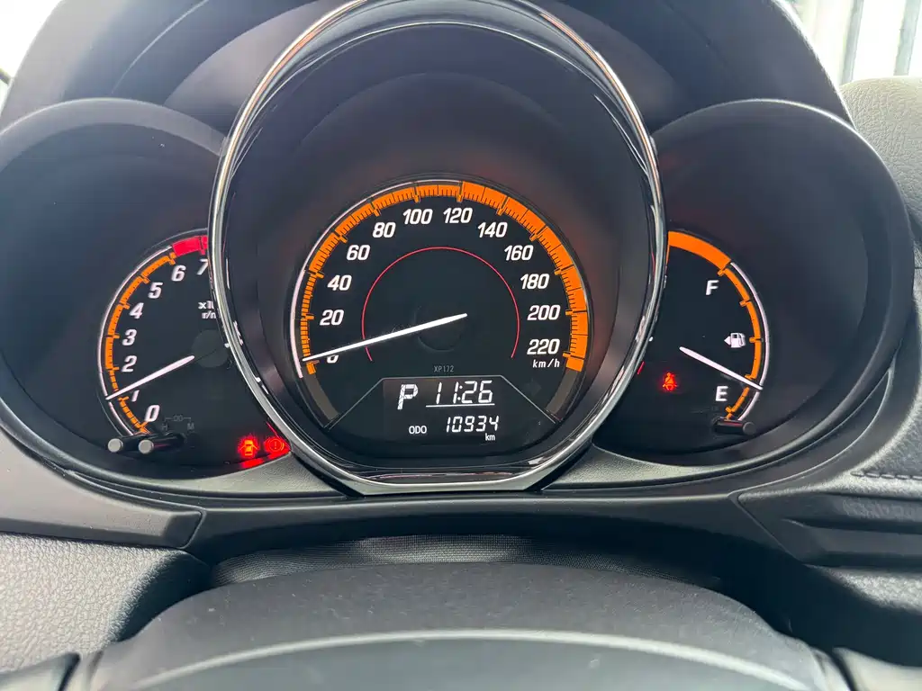 Toyota Yaris L 2022 — фото 8