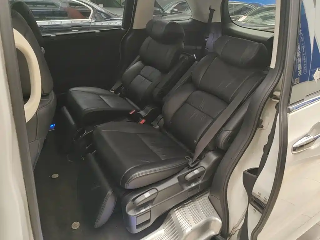 Honda Odyssey 2018 — фото 17