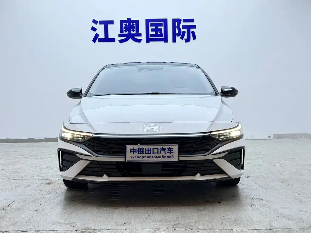 Hyundai Elantra 2023 — фото 2