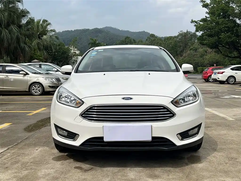 Ford Focus 2015 — фото 2