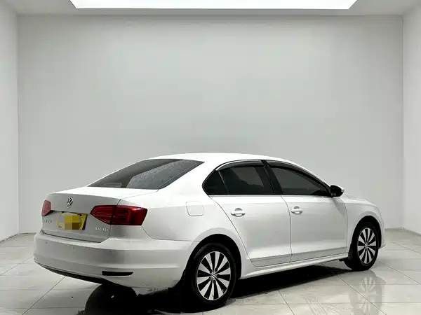 Volkswagen Sagitar 2018