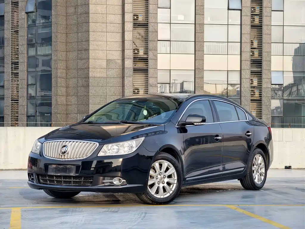 Buick LaCrosse 2013 — фото 1