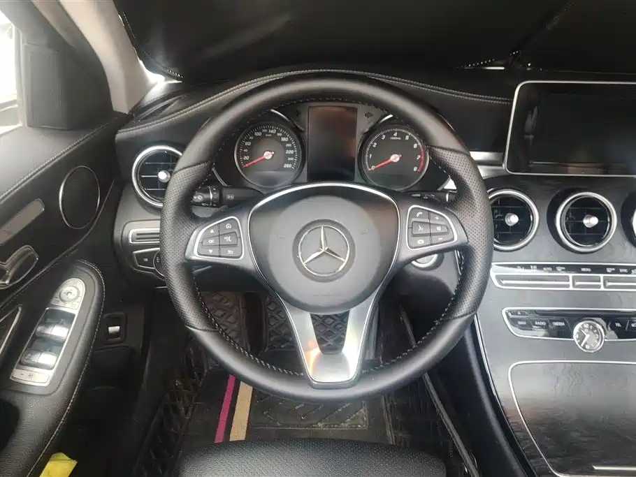 Mercedes-Benz C-Class 2018 — фото 15
