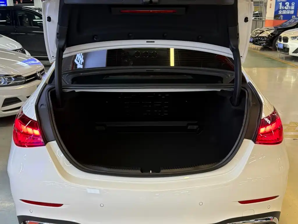 Mercedes-Benz C-Class 2023 — фото 11