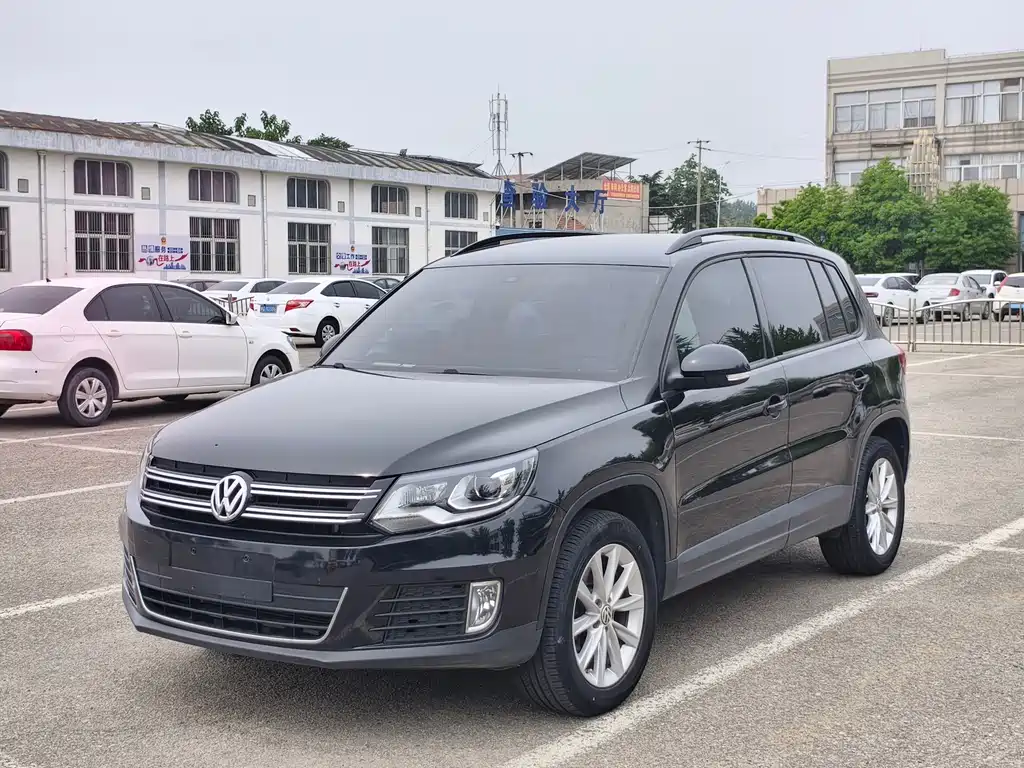 Volkswagen Tiguan 2015 — фото 1