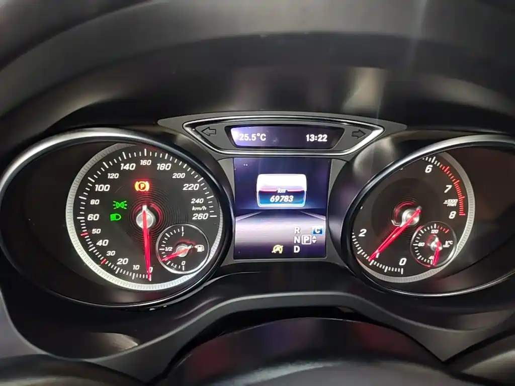 Mercedes-Benz GLA 2018 — фото 12