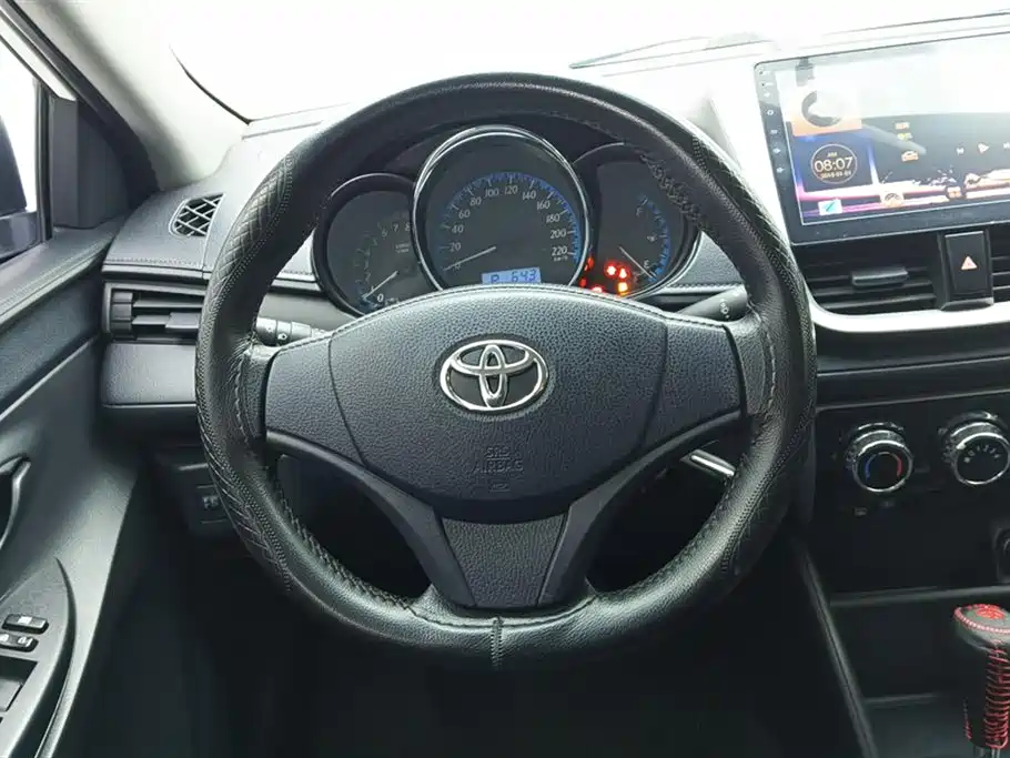 Toyota Yaris L 2018 — фото 15