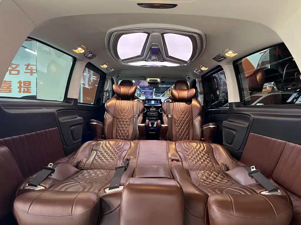 Mercedes-Benz Vito 2023 — фото 13
