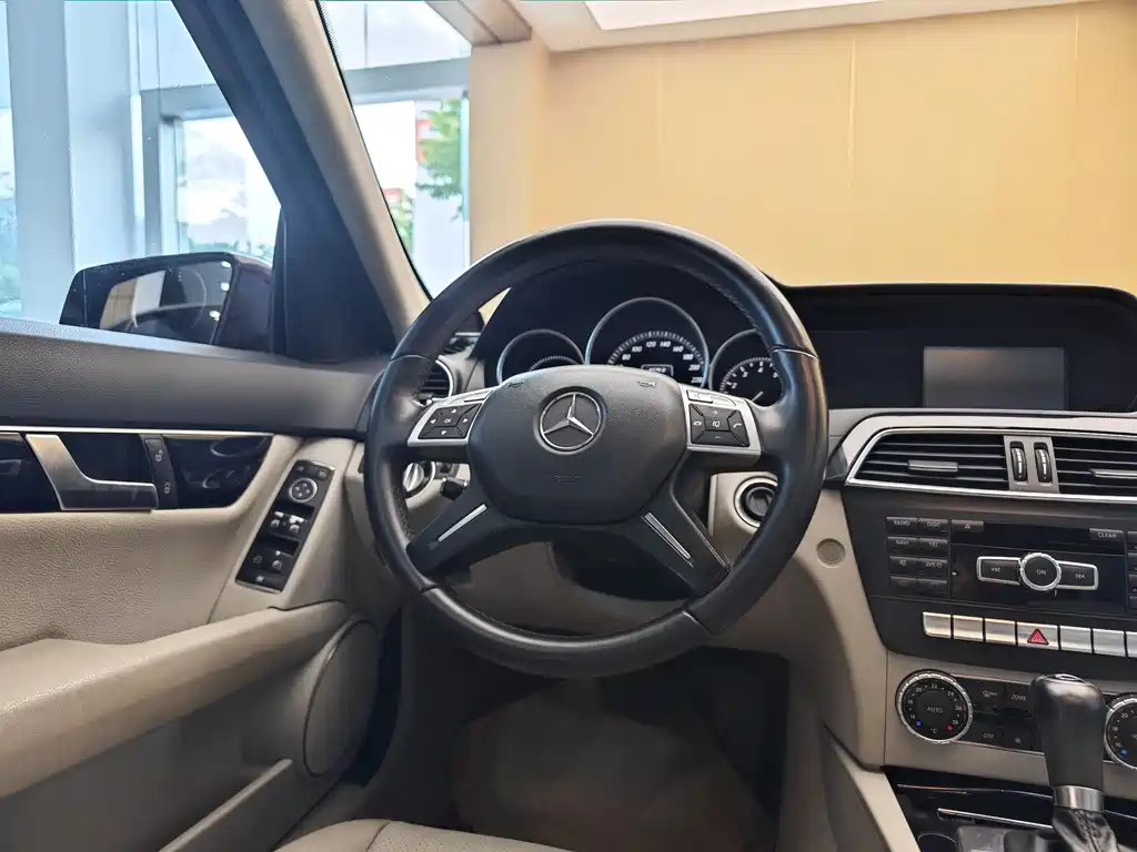 Mercedes-Benz C-Class 2014 — фото 15