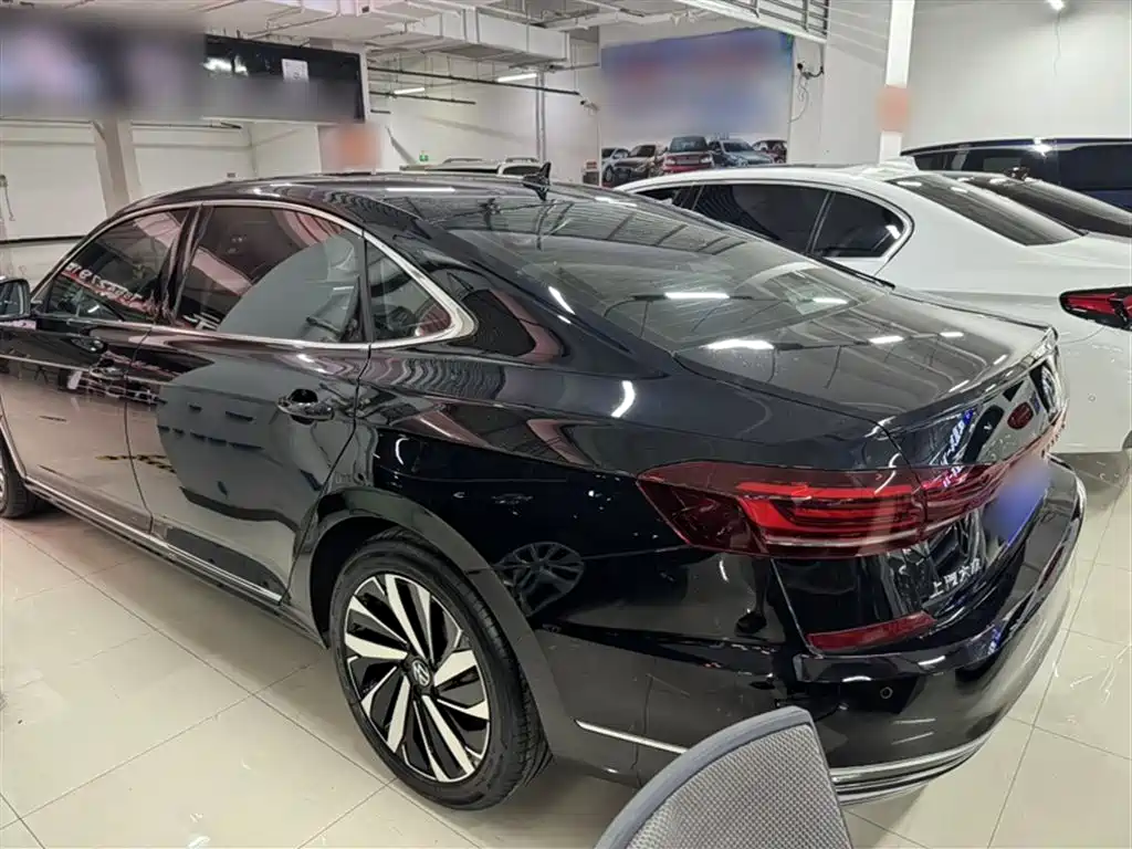 Volkswagen Passat 2024 — фото 12