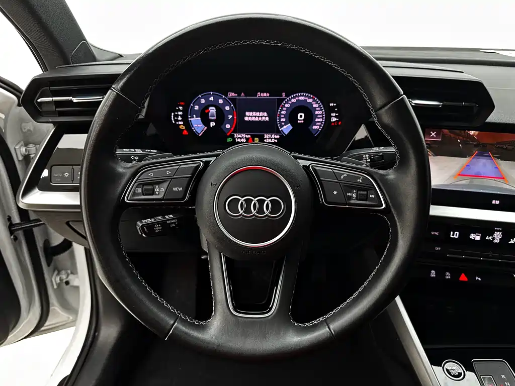 Audi A3 2023 — фото 10
