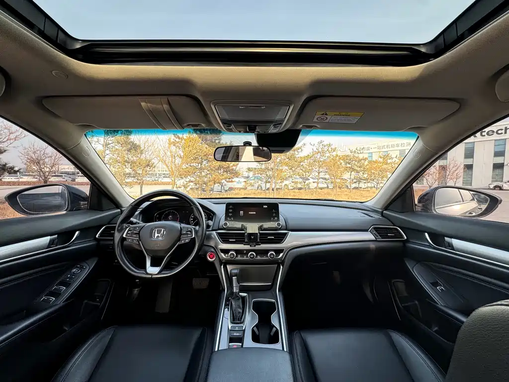 Honda Accord 2021 — фото 17