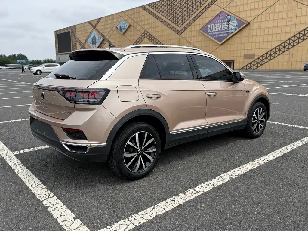 Volkswagen T-Roc 2023 — фото 4